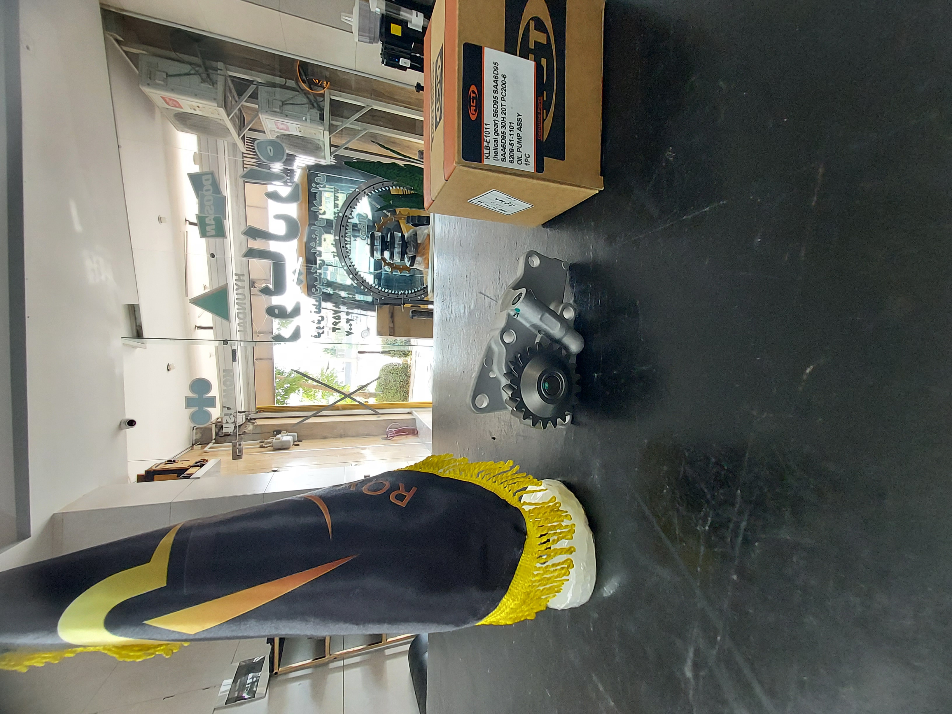 اویل پمپ PC200,220-6,-7,102E, HYUNDAI, R200W-7  6738-51-1100 کوماتسو